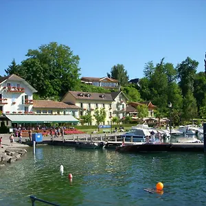 La Riviera Victoria Hotel