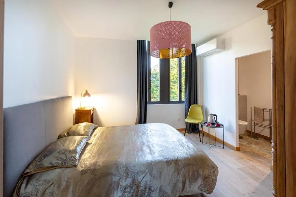 Maison d'hôtes Chambres au Château du Mouillat Saint-Clair-de-la-Tour